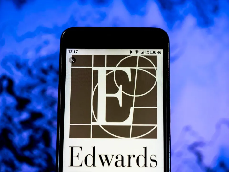  سهم شركة Edwards Lifesciences
