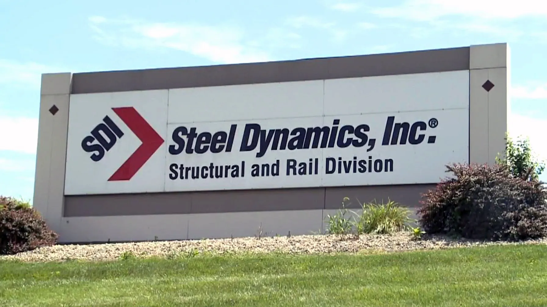  سهم شركة Steel Dynamics