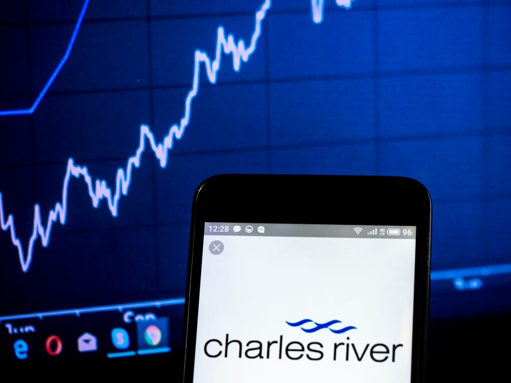 سهم Charles River