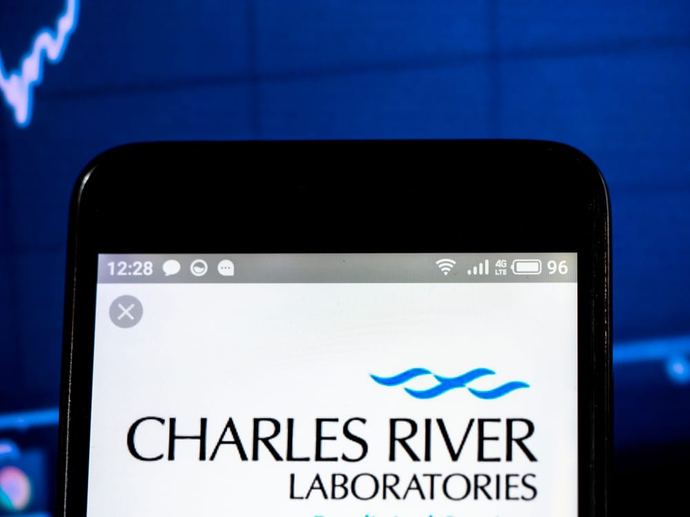 سهم Charles River